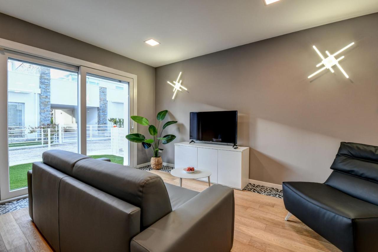 Villette Dolci Luxury Homes بسكييرا ديل غاردا المظهر الخارجي الصورة